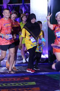 BIB: 546
                            <button type="button" onclick="openModal(26224793)" class="btn btn-primary btn-sm float-right btn-popup" data-toggle="modal" data-target=".modal-high-quality">
                        <i class="fas fa-shopping-cart"></i> Add to Cart
                    </button>
                                            <button type="button" onclick="isThisMe(26224793, true)" class="btn btn-success btn-sm float-right btn-popup btn-isme hidden" data-toggle="tooltip" data-placement="bottom" title="นี่คือรูปของคุณใช่ไหม คลิกที่นี่เพื่อเอาเข้าอัลบั้ม">
                        <i class="fas fa-plus"></i> Add to album
                    </button>
                    <button type="button" onclick="isThisMe(26224793, false)" class="btn btn-warning btn-sm float-right btn-popup btn-isnotme hidden">
                        <i class="fas fa-ban"></i> Remove from album
                    </button>